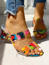 Sandalias gruesas con apliques coloridos
